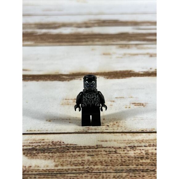 LEGO Black Panther Minifigure – sh478 – Metallic Blue Highlights - Picture 1 of 4